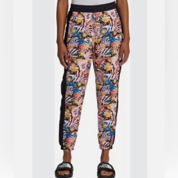 The North Face Women’s Hydrenaline Floral Print Joggers - Picture 1 of 9